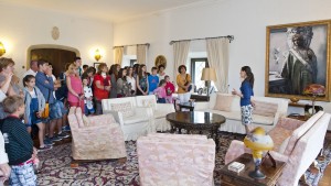 Elevii-Scolii-Gimnaziale-Principele-Radu-in-vizita-la-Palatul-Elisabeta-11-iulie-2014-foto-Daniel-Angelescu-c-Casa-MS-Regelui-4