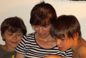 Monica Heintz cu cei doi băieți ai ei mai mici, Alexis și Vlad, vara 2014// Foto: Doina Jela