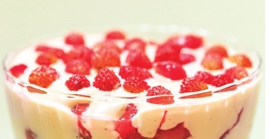 „Rețete Vegane Fără Foc” de Ligia Pop, primul volum dedicat alimentației raw vegane din România