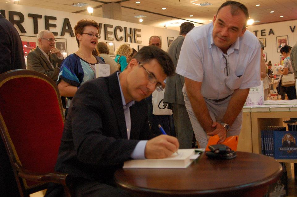 „Politica monetară” şi „Jaful vs. Dreptul de a nu minţi” de Lucian Croitoru, lansate la Gaudeamus 2012