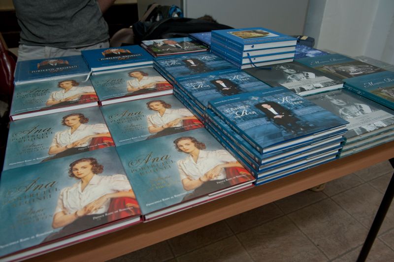 Lansarea cărţii „Ana. Portretul Reginei/ Anne. The Queen’s Portrait”, în imagini