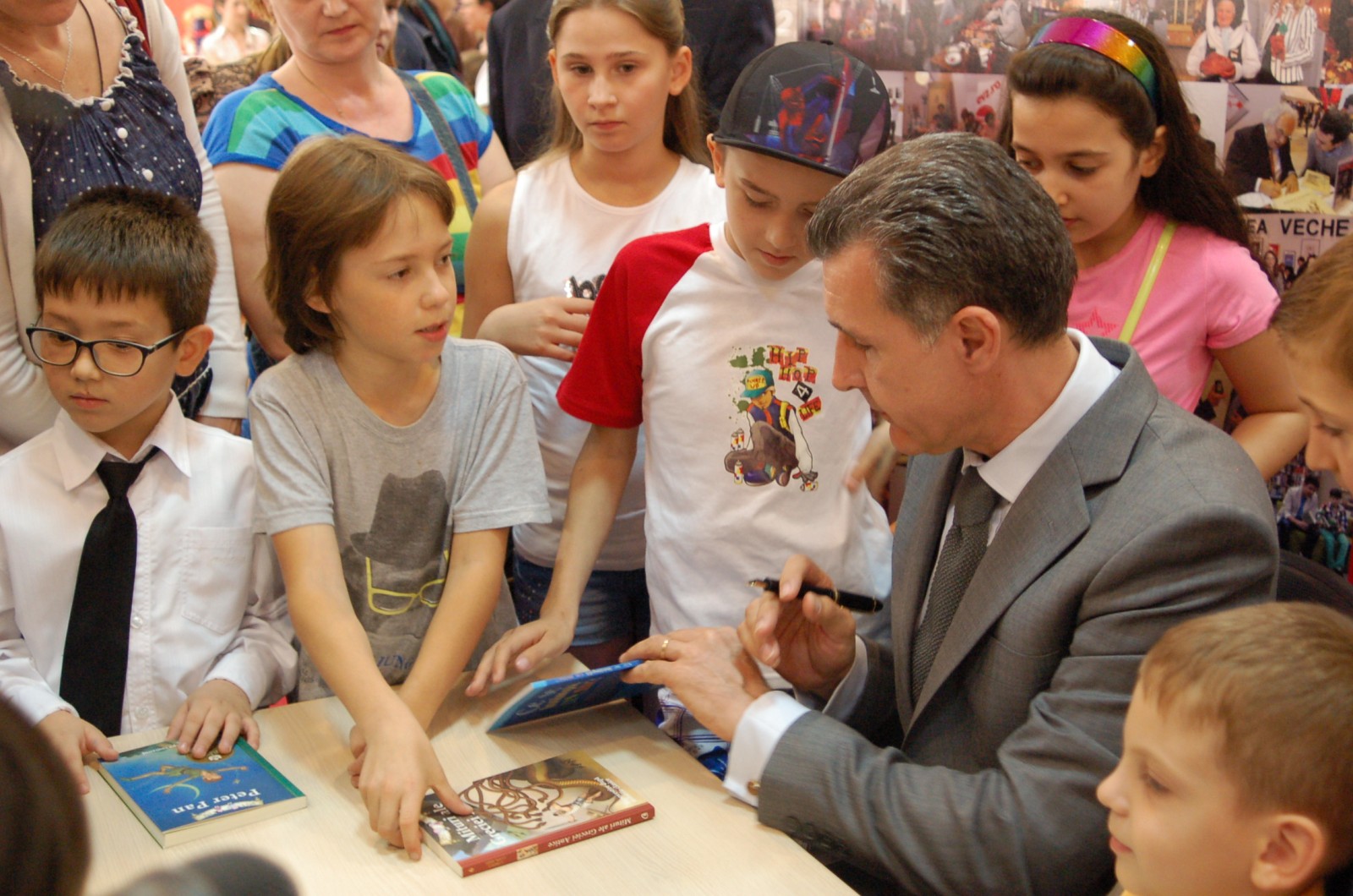 “Cărţile Copilăriei” lansare în Buzău. Întâlnire cu elevii, la Liceul Pedagogic „Spiru Haret”