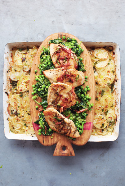 “Gătește în 15 minute cu Jamie” – noua carte a renumitului bucătar Jamie Oliver, la Gaudeamus