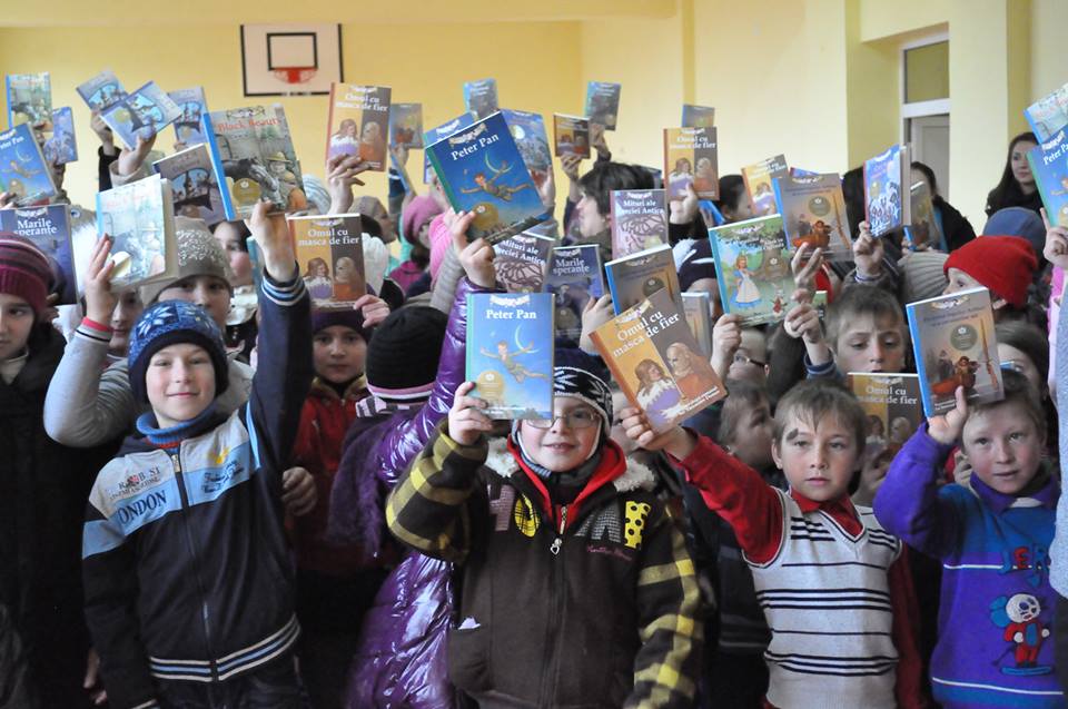 Am dat în Iaşi startul campaniei de donații de carte  “Cărțile copilăriei în fiecare casă”