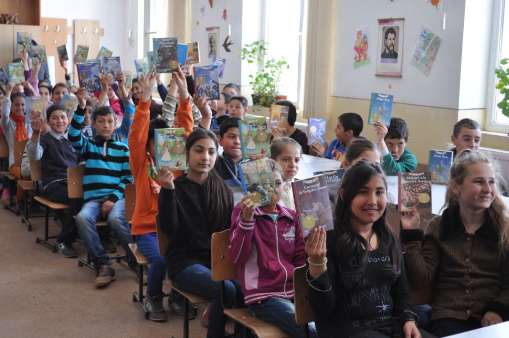 Copiii de la Centrul Sf. Dimitrie vor primi cadou cărţi, în cadrul campaniei „Cărțile copilăriei în fiecare casă”