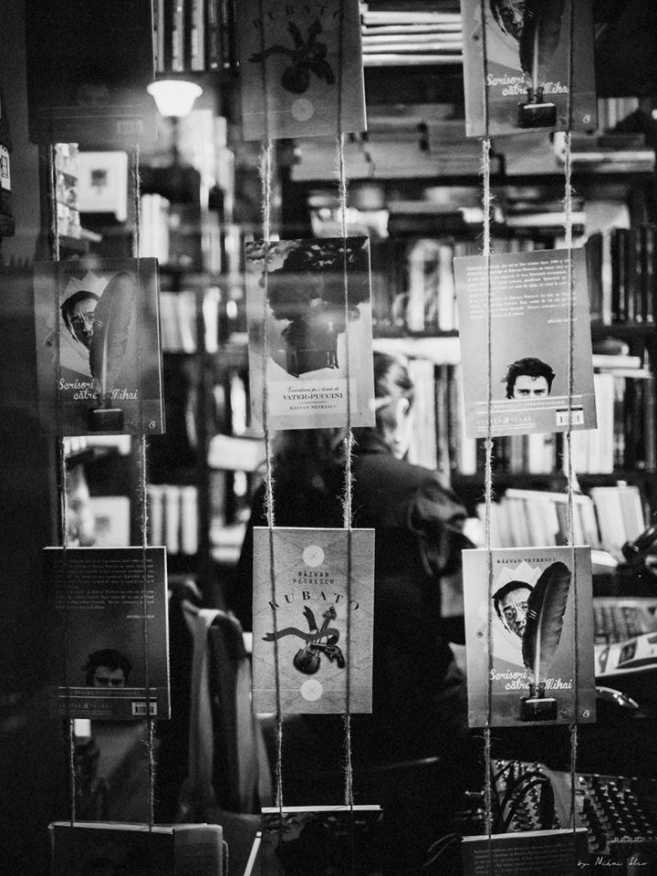 Răzvan Petrescu la librăria Bizantină: cum a fost, în fotografii