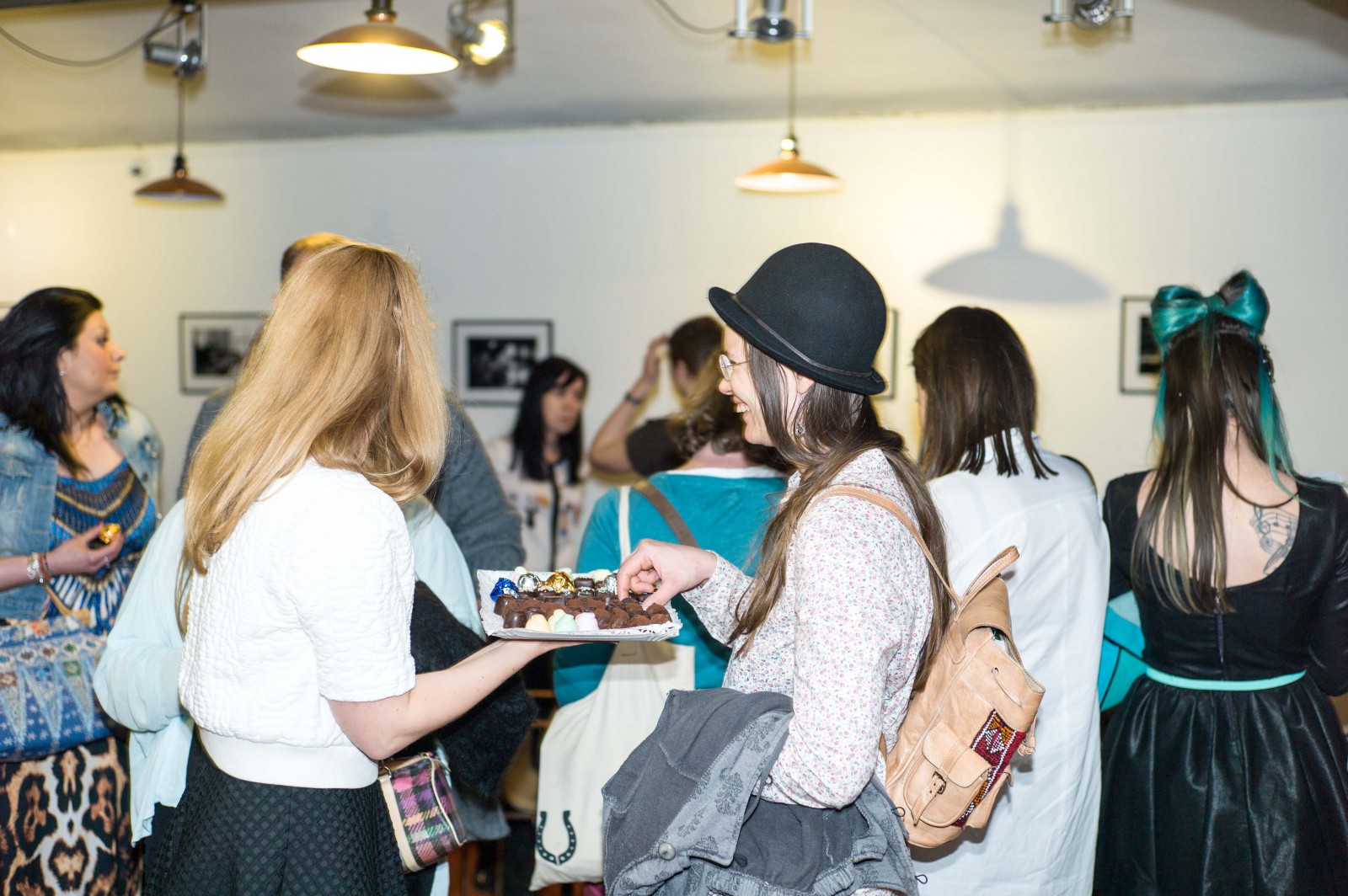 Lansare “De zece ori pe buze” de Adina Rosetti la Cărturești