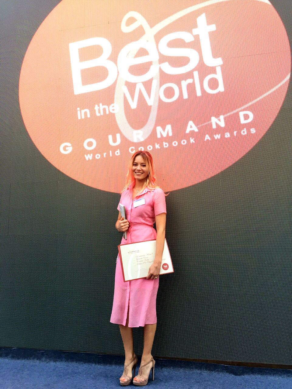 Laura Cosoi, câștigătoare în finala Gourmand World Cookbook Awards