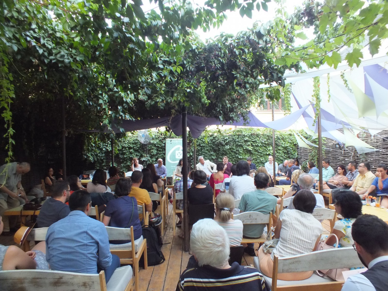 Am povestit la Cărturești Verona despre “Mihai I al României” de Adrian Cioroianu și Mihaela Simina