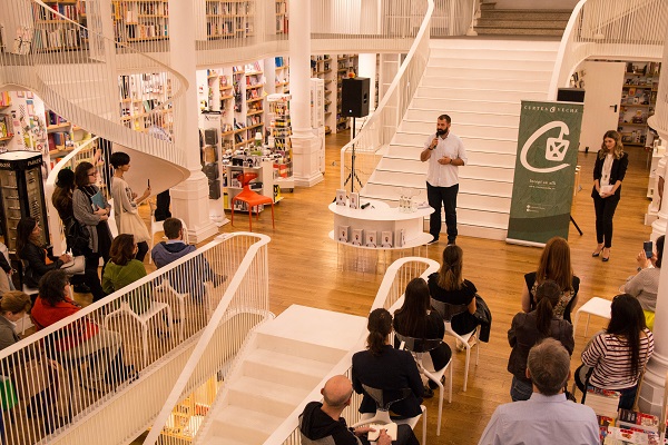 Volumul #24centimetri de Adi Hădean a fost lansat la București