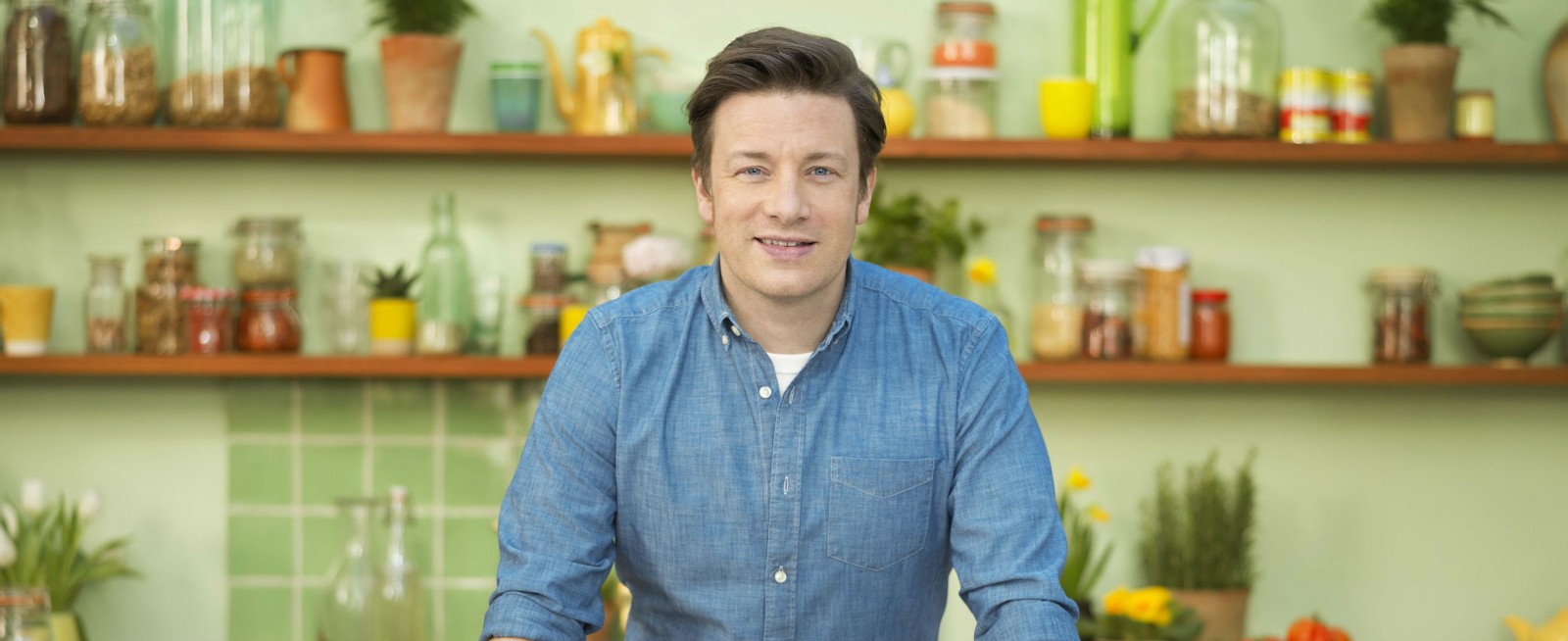 „Super food pentru toata familia” Noua carte despre super-alimente a lui Jamie Oliver