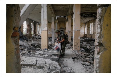 Ioana Moldovan - Postcard Ioana Moldovan 13 - Curtea Veche Publishing