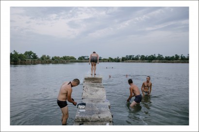 Ioana Moldovan - Postcard Ioana Moldovan 7 - Curtea Veche Publishing